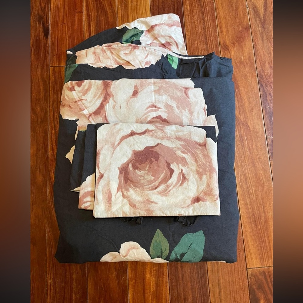 Pottery Barn Teen Emily & Meritt Bed Of Roses Duvet Cover & Sham• Double/Full